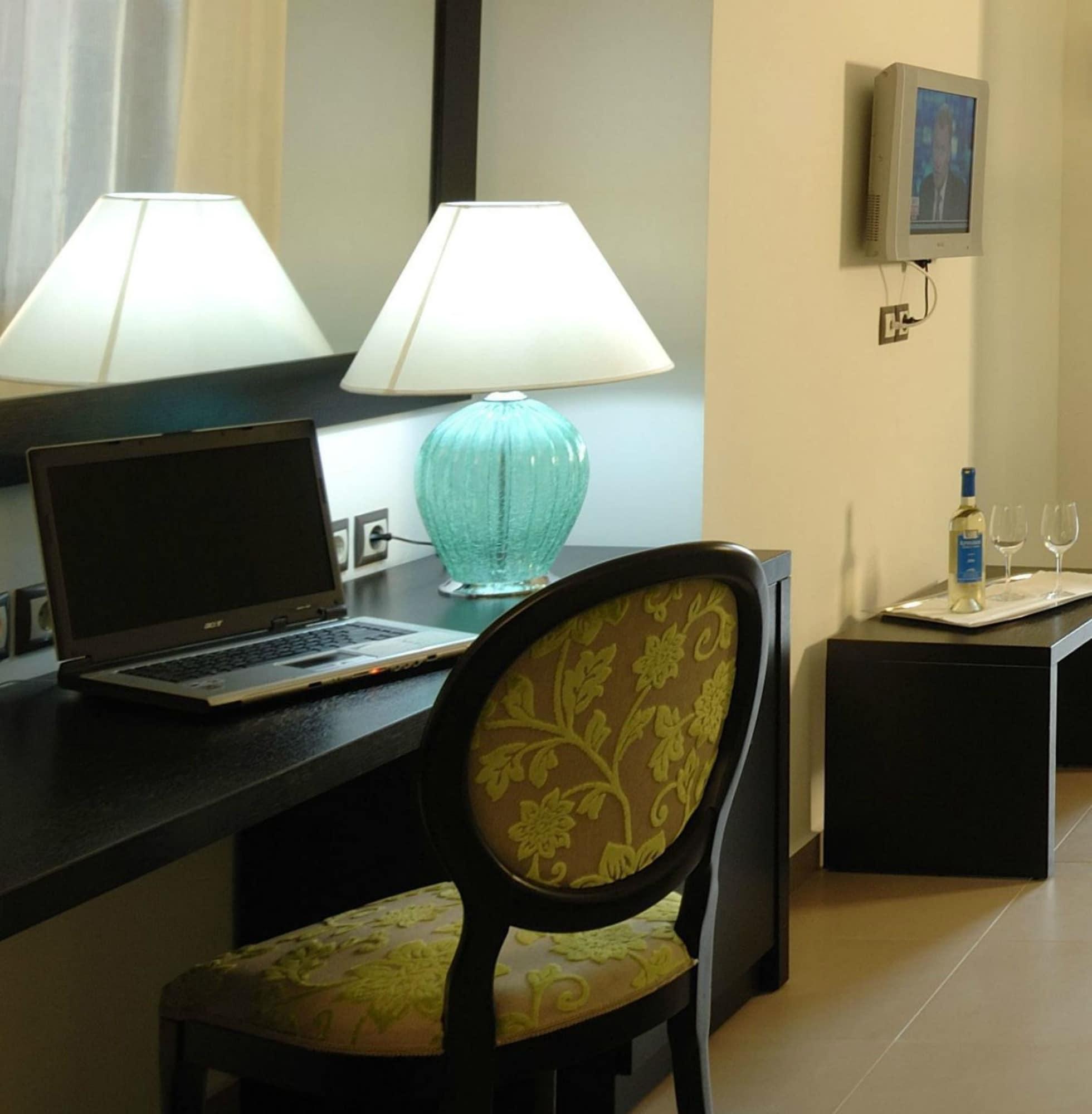 Angela Suites Boutique Hotel Sissi  Ruang foto