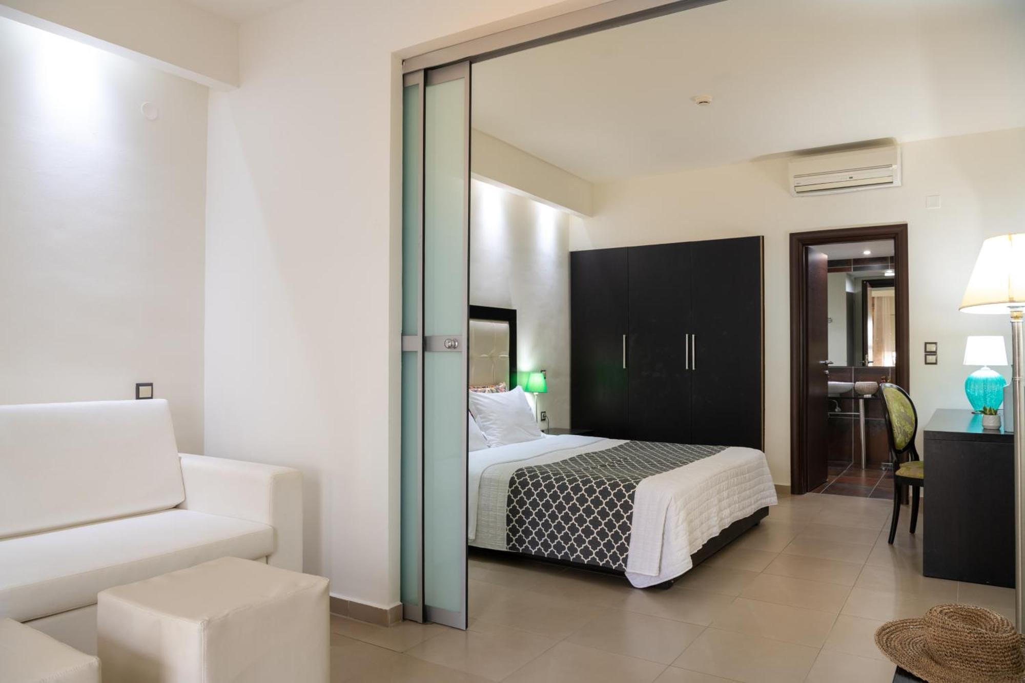 Angela Suites Boutique Hotel Sissi  Bagian luar foto