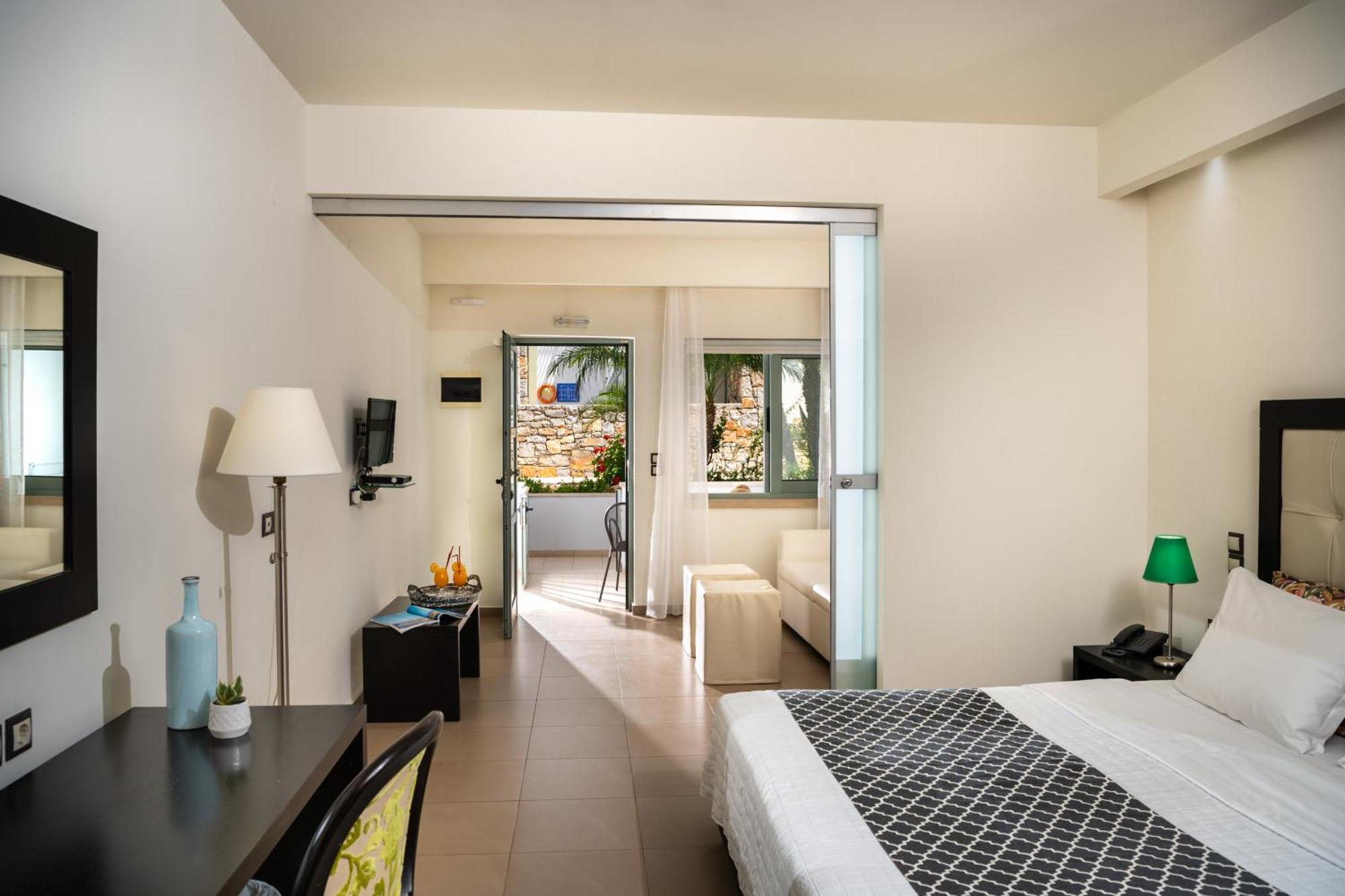 Angela Suites Boutique Hotel Sissi  Bagian luar foto